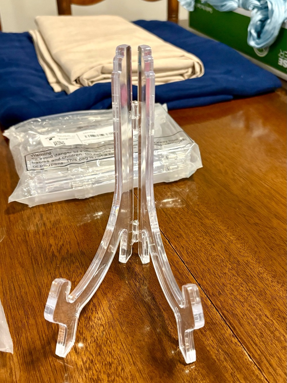 Clear Acrylic Display Stand - Transparent Plate/Easel Holder
